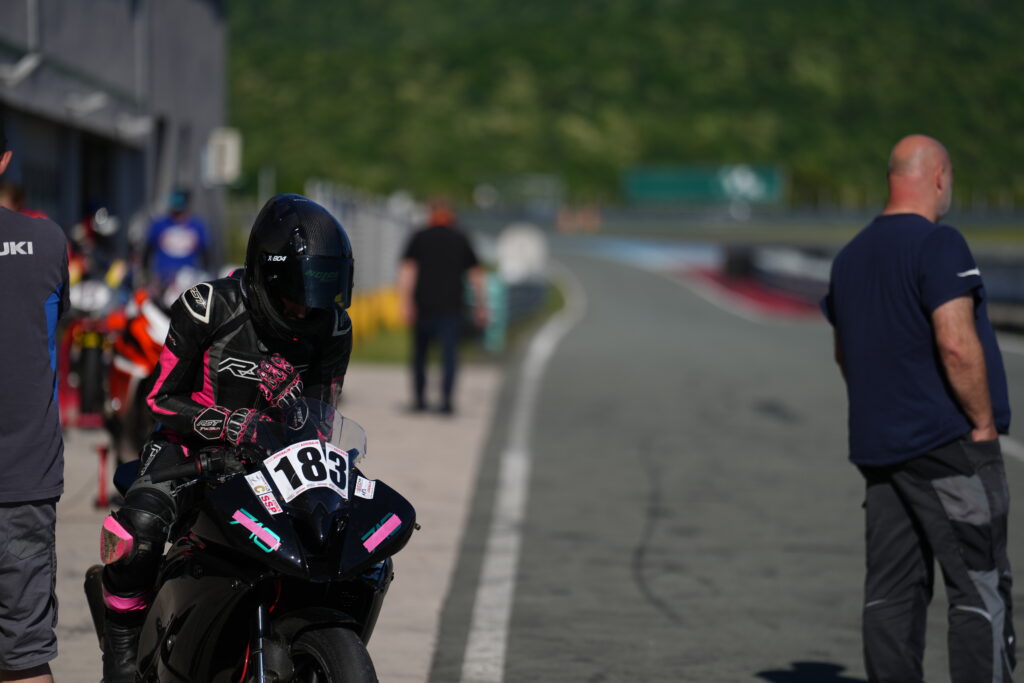 Diana Weber IBPM Fahrerin KnallaBalla Racing